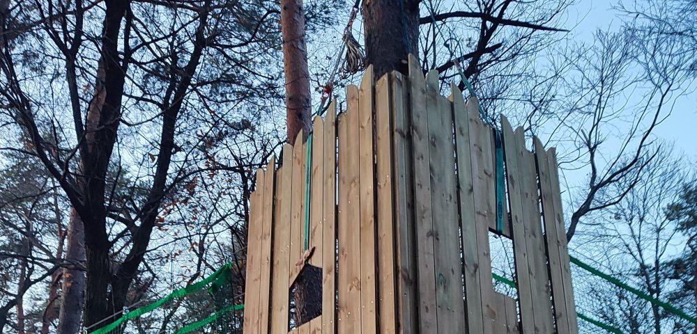 Tree village casette sugli alberi parco avventura parco regionale spina verde como - Italiana Parchi