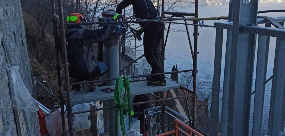 Costruzione teleferica trasporto materiale