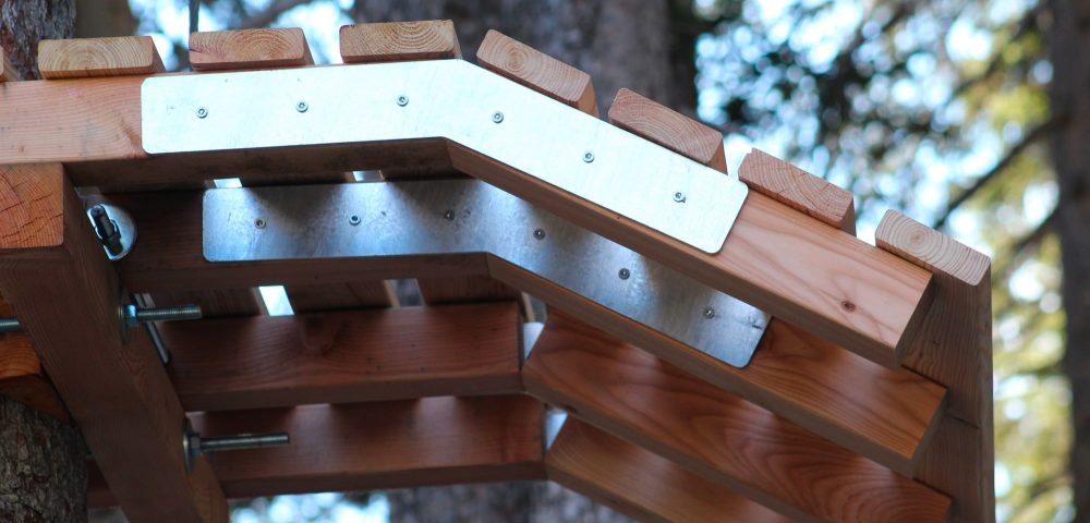 Dettaglio finiture piattaforme parco avventura