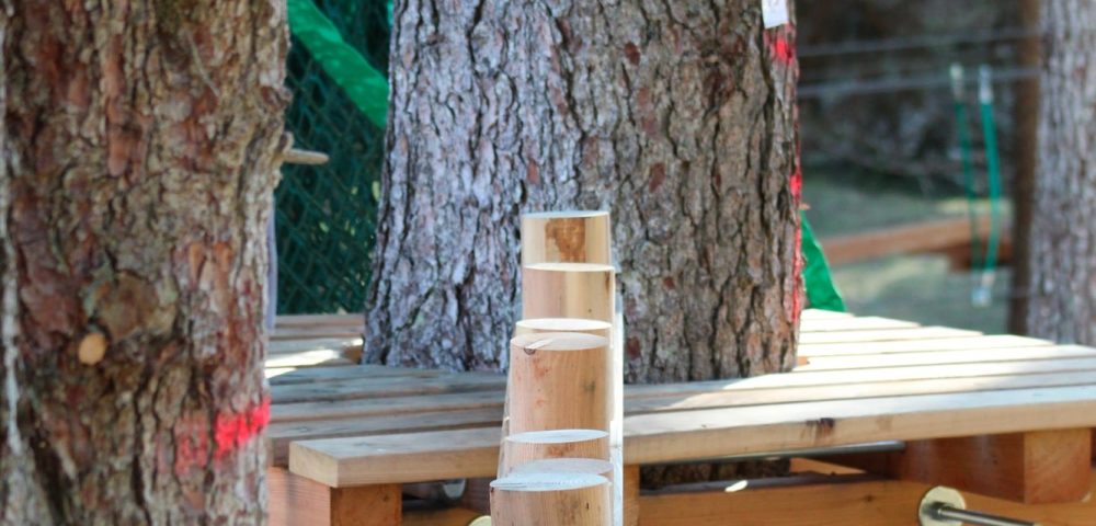 Particolare passaggio percorso parco avventura madonna di campiglio