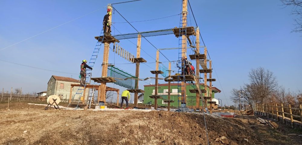 Realizzazione parco avventura artificiale