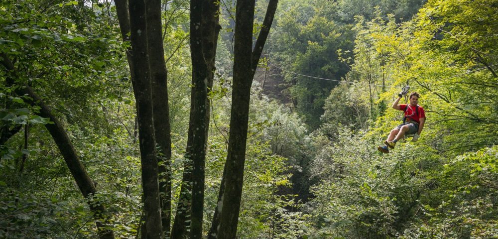 Realizzazione zipline parco avventura caglio