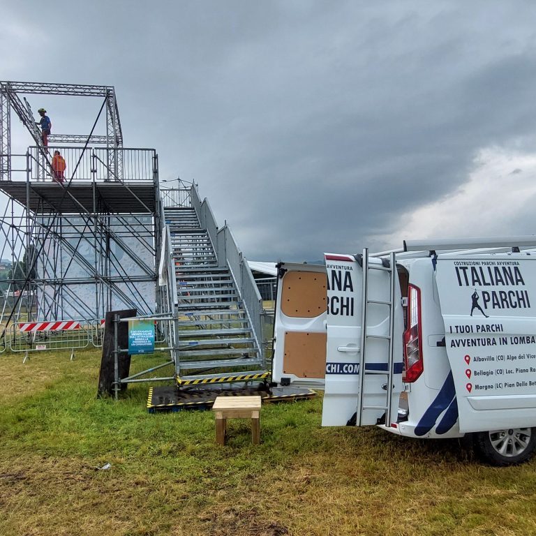 Realizzazione maxi altalena evento Sassuolo